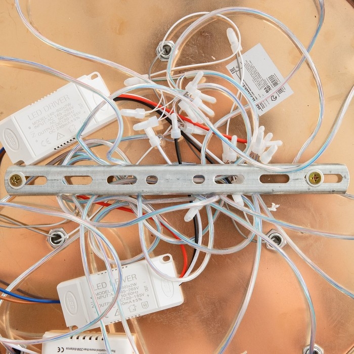 Каскад Каскад "Лакшери" 10LED+3LED 79Вт ПДУ золото 40х40х200см BayerLux