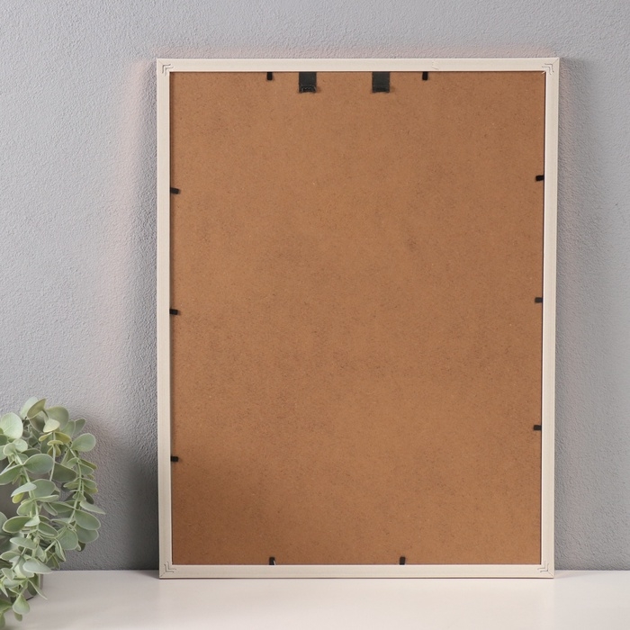 Фоторамка пластик 30х40 см Фоторамка пластик 30х40 см "Волнистая линия на золоте" 1,3х32х42 см