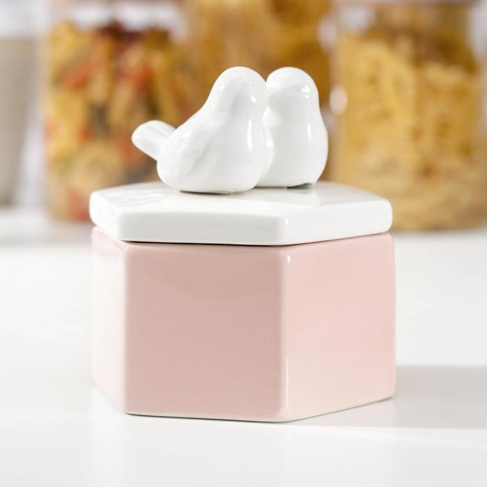 Банка керамическая для сыпучих продуктов «Белое крыло», цвет розовый