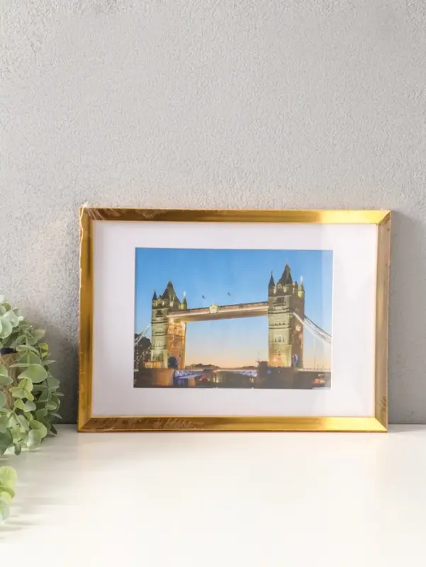 Фоторамка для фото 21х30 см, с паспарту 15х21 см, Lumo, золото