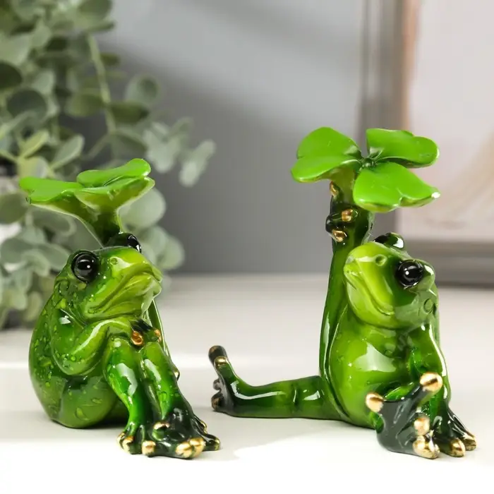 Фигурка полистоун &laquo;Лягушка с листочком&raquo;, 10&times;6&times;11 см, МИКС