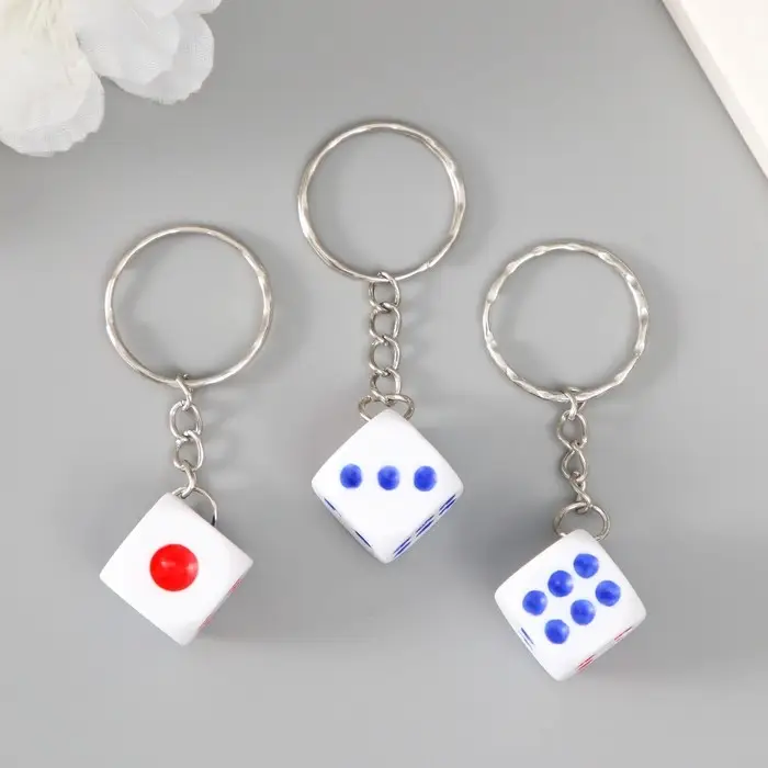 Брелок пластик "Кубик" 1,2х1,2х1,2 см