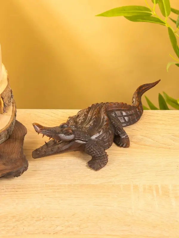 Сувенир "Аллигатор" дерево Суар, 30х10х6 см, цв. коричневый