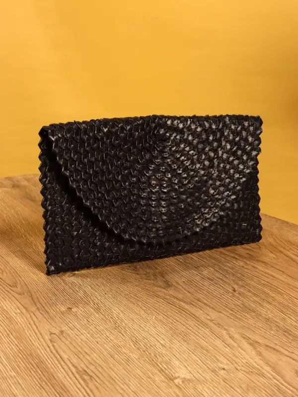 Сумка клатч плетёная из пальмового листа, 28×16×2 см, чёрная Сумка клатч плетёная из пальмового листа, 28×16×2 см, чёрная