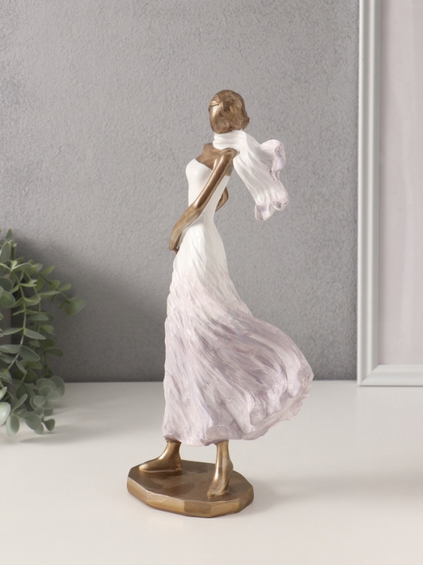 Сувенир полистоун Сувенир полистоун "Девушка в платье с шарфом. Ветер" 16х9,5х33 см