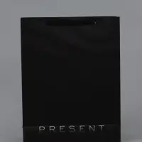 Пакет ламинированный вертикальный Present, 33&times;42&times;10 см