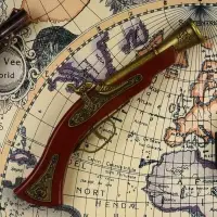 Сувенирное изделие - панно настенное в раме "Карта. Револьверы и 4 пули" 35х43х4,5 см