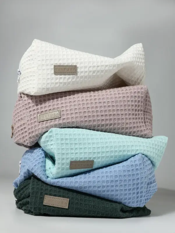 Косметичка женская на молнии TEXTURA, объёмная, большая, мягкая, белая