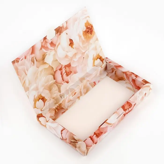 Коробка для шоколада с местом для денег «Пионы», 20 х 2 х 12 см Коробка для шоколада с местом для денег «Пионы», 20 х 2 х 12 см