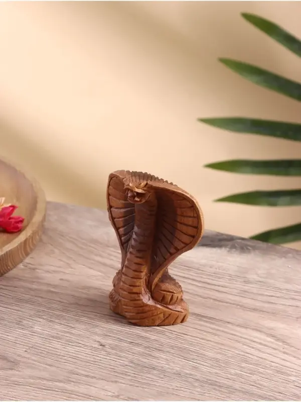 Сувенир &laquo;Кобра&raquo;, 9&times;4.5&times;12 см, дерево суар