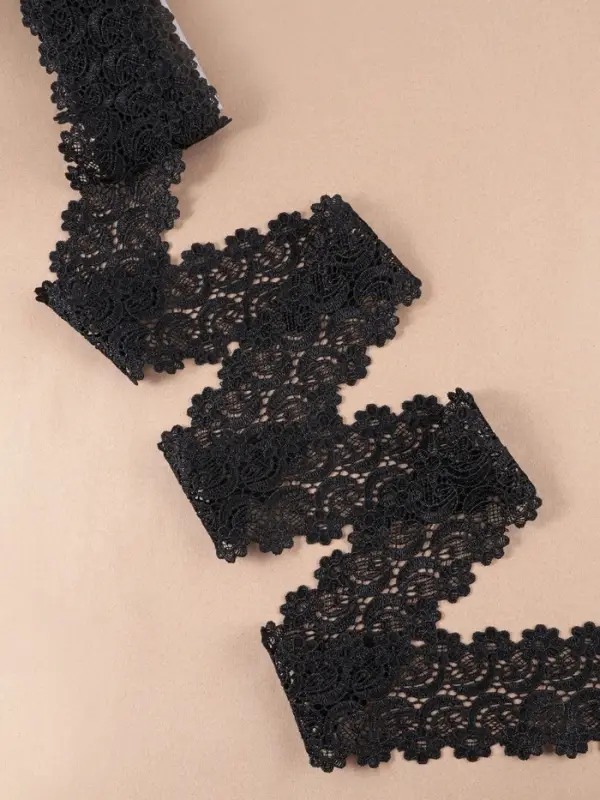 Кружево гипюровое, 65&plusmn;5 мм, 6.8&plusmn;0.5 м, чёрное