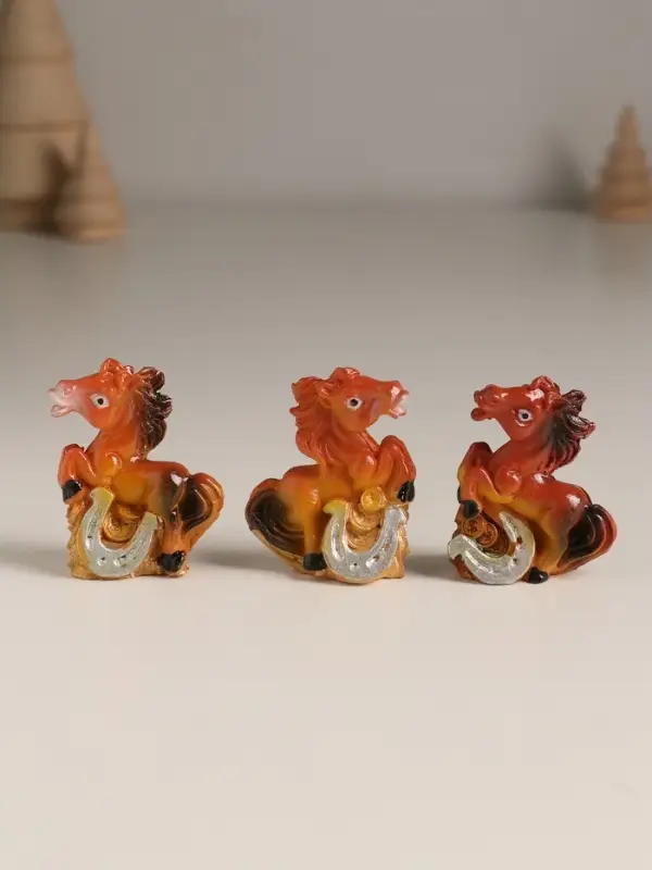 Сувенир полистоун Сувенир полистоун "Коняшка с монетами и подковой" МИКС 4х1,8х4,3 см