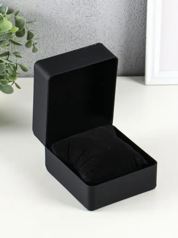 Шкатулка для часов 1 отделение &laquo;Чёрная с белой строчкой&raquo;, матовая, 7.5&times;11&times;10.3 см