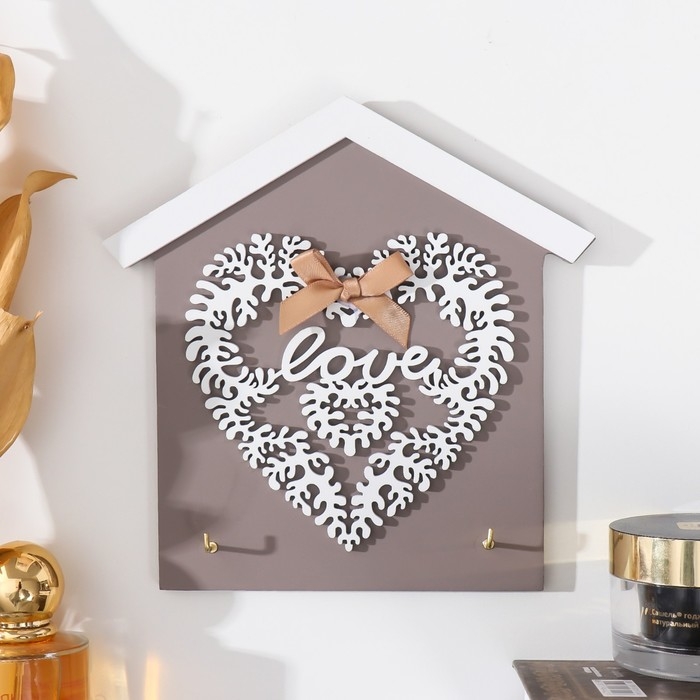 Крючки настенные декоративные «Сердце из листьев. Дом», дерево, 16.5×0.8×16.8 см Крючки настенные декоративные «Сердце из листьев. Дом», дерево, 16.5×0.8×16.8 см