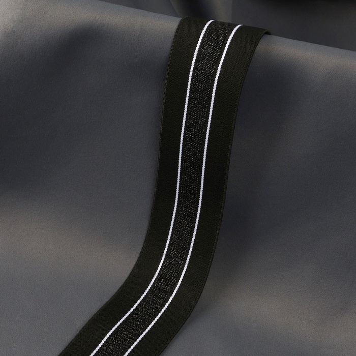 Резинка тканая, мягкая, 40 мм, 4,5 ± 1 м, цвет чёрный/белый/серебряный Резинка тканая, мягкая, 40 мм, 4,5 ± 1 м, цвет чёрный/белый/серебряный