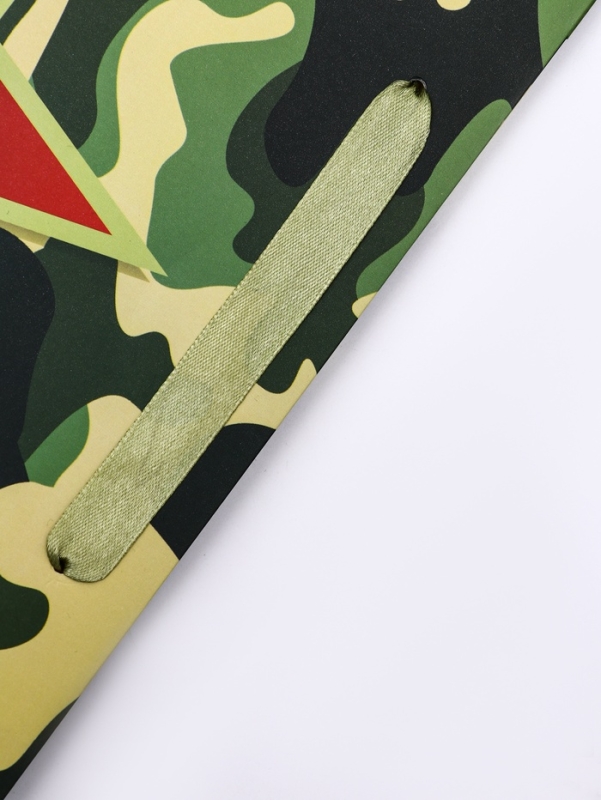 Пакет подарочный вертикальный «С Днём защитника Отечества! », L 31 × 40 × 12 см