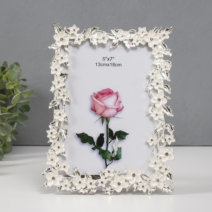 Фоторамка металл, стекло 13х18 см Фоторамка металл, стекло 13х18 см "Альпийские незабудки" эмаль, стразы 1,5х15х20,3 см