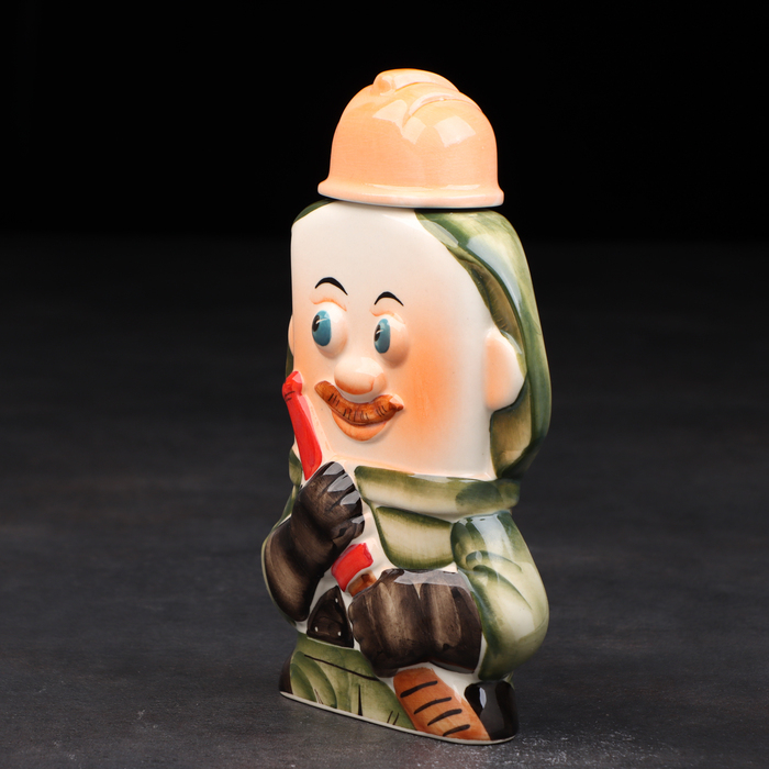 Штоф фарфоровый «Пожарный», 0.4 л, в упаковке книге Штоф фарфоровый «Пожарный», 0.4 л, в упаковке книге