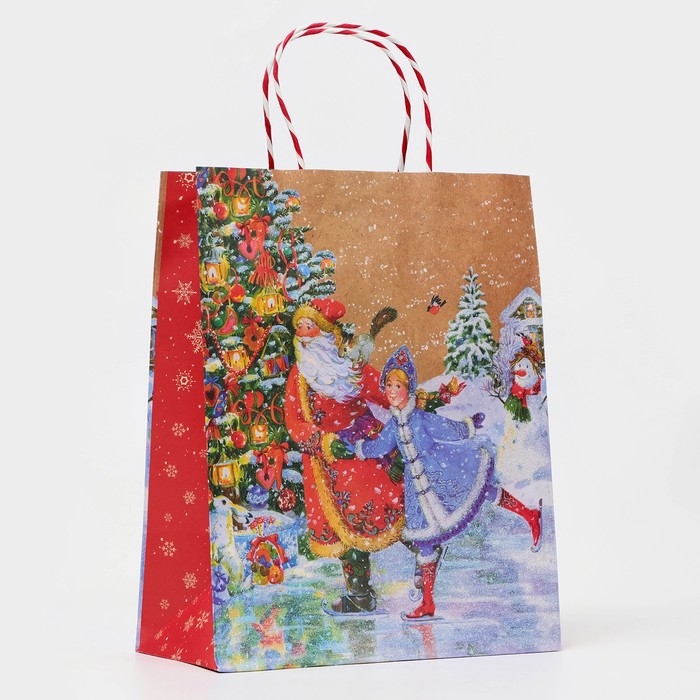 Новый год. Пакет бумажный подарочный новогодний крафт Новый год. Пакет бумажный подарочный новогодний крафт "Дед мороз и снегурочка" 18 х 22,3 х 10 см.