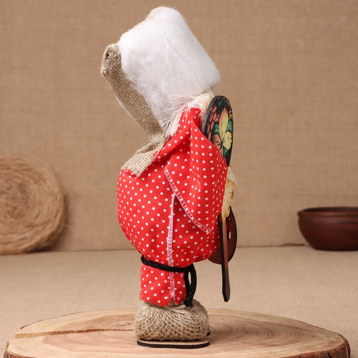 Оберег-домовой Оберег-домовой "Славуся в меховой шапке с ложкой и подковой", средний, 33х23х10 см, микс