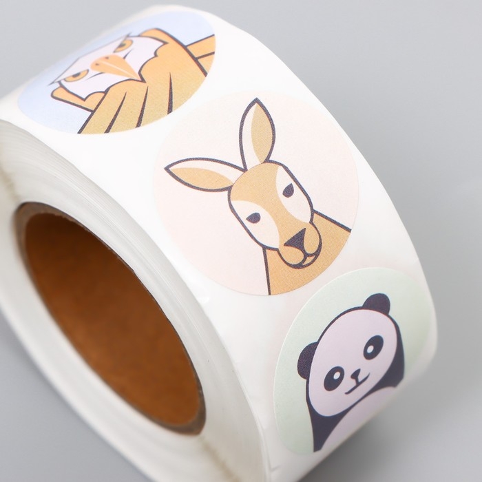 Наклейка бумага Наклейка бумага "Звери в пастельных цветах" d=2,5 см 500 шт в рулоне 3х6х6 см