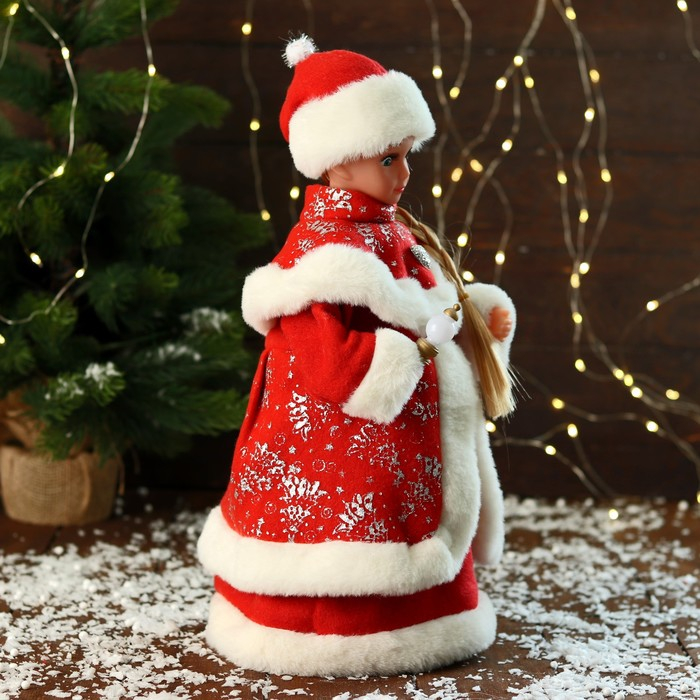 Снегурочка  Снегурочка "В красной шубке и шапочке" двигается 40 см