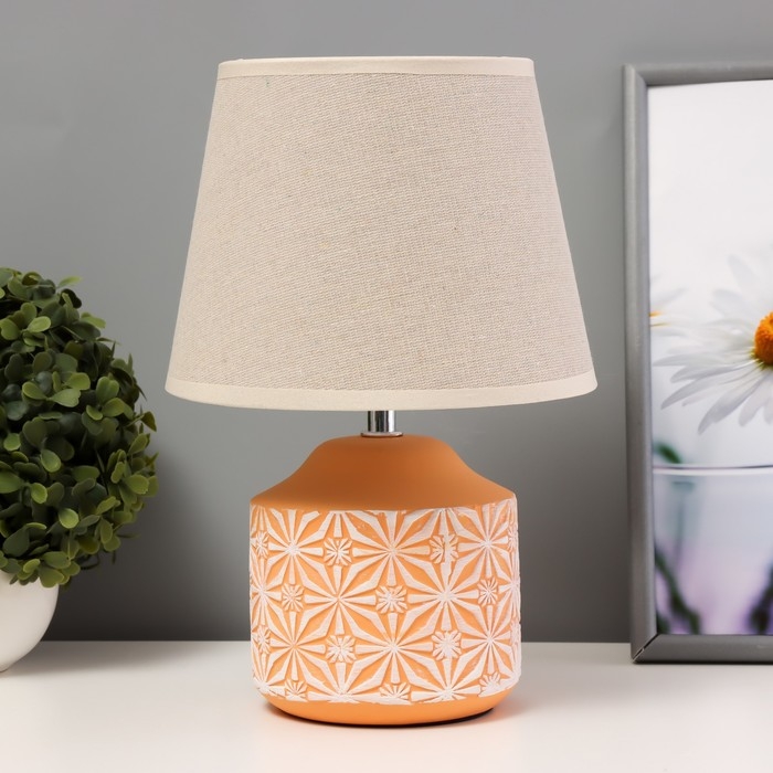 Настольная лампа Настольная лампа "Лиода" Е14 40Вт бежевый 20х20х29 см