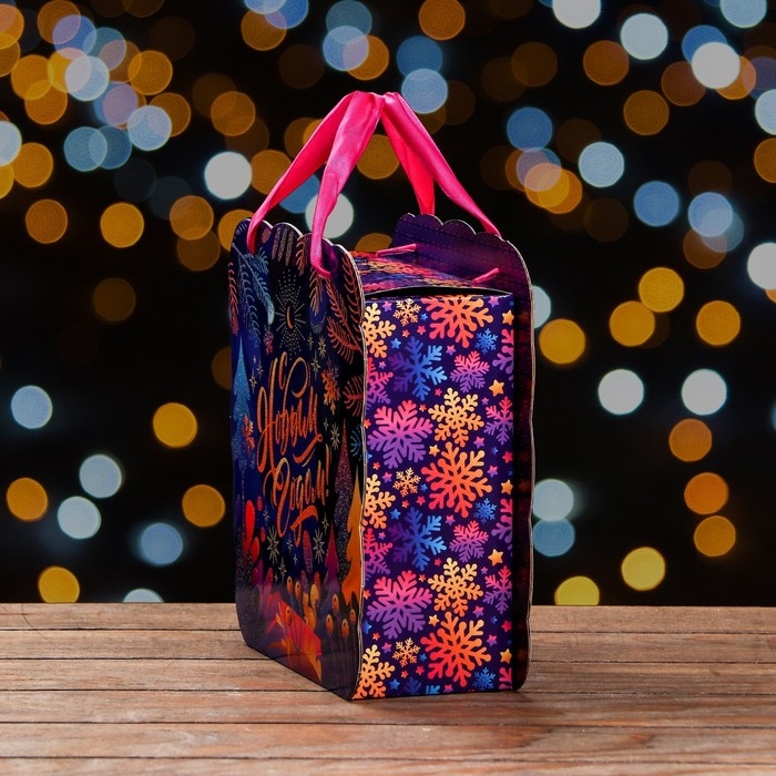 Новый год. Коробка подарочная складная Новый год. Коробка подарочная складная "Шервуд" 23 х 9,8 х 24 см.