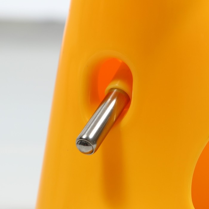 Поилка 80 мл с основанием-домиком для мелких грызунов, 8 х 8 х 16,5 см, жёлтая Поилка 80 мл с основанием-домиком для мелких грызунов, 8 х 8 х 16,5 см, жёлтая