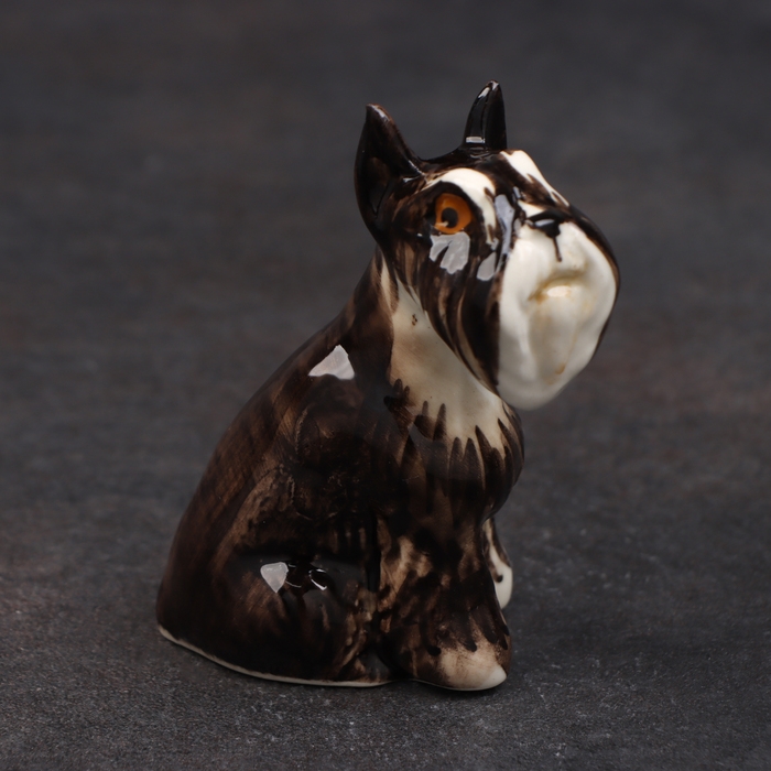 Статуэтка фарфоровая  Статуэтка фарфоровая "Миттельшнауцер черно-белый", 8 см, авторская роспись