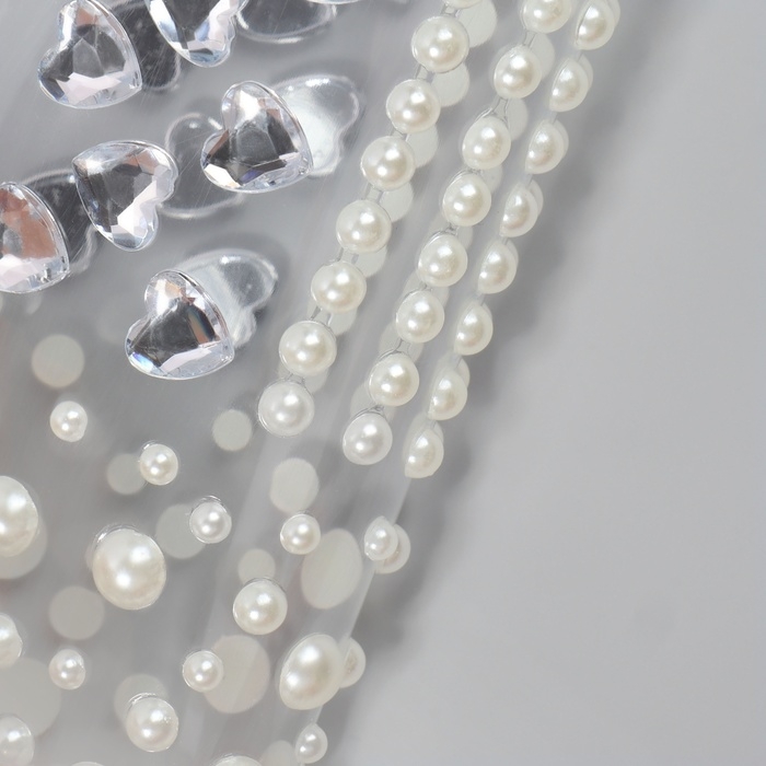 Стразы и жемчуг самоклеящиеся «Ассорти», фигурные, 125 шт на листе, цвет серебряный Стразы и жемчуг самоклеящиеся «Ассорти», фигурные, 125 шт на листе, цвет серебряный