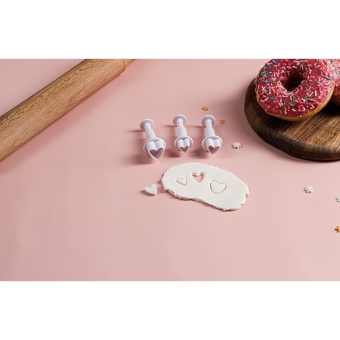 Набор плунжеров кондитерских Доляна «Сердечко», 3 шт: 1,6×1,1 см, 1,4×1 см, 1×1 см, цвет белый Набор плунжеров кондитерских Доляна «Сердечко», 3 шт: 1,6×1,1 см, 1,4×1 см, 1×1 см, цвет белый