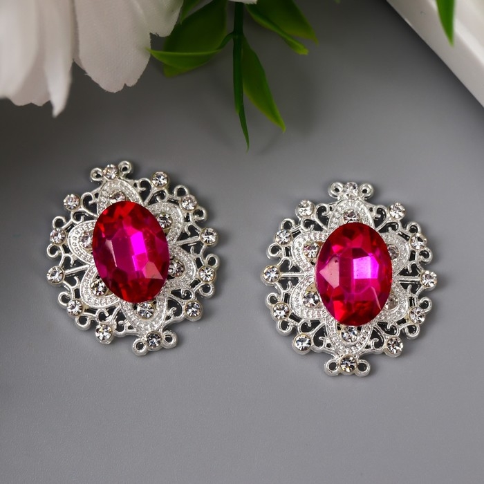 Декор для творчества металл Декор для творчества металл "Медальон узорный" ярко-розовый кристалл 2,6х2,4 см