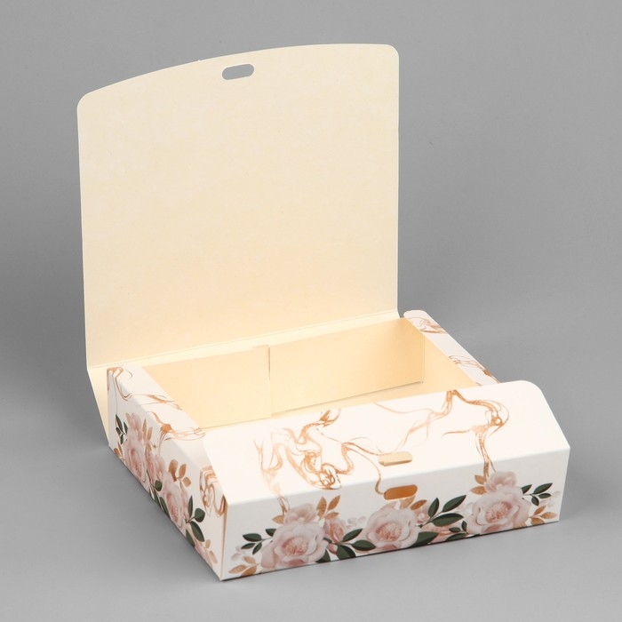 Коробка подарочная складная, упаковка, «8 марта, золото», 20 х 18 х 5 см Коробка подарочная складная, упаковка, «8 марта, золото», 20 х 18 х 5 см