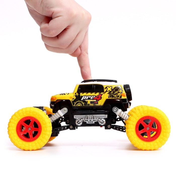Джип радиоуправляемый «Краулер», работает от аккумулятора, цвет жёлтый Джип радиоуправляемый «Краулер», работает от аккумулятора, цвет жёлтый