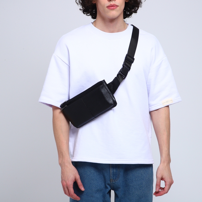 Сумка поясная на молнии, 2 наружных кармана, цвет чёрный Сумка поясная на молнии, 2 наружных кармана, цвет чёрный