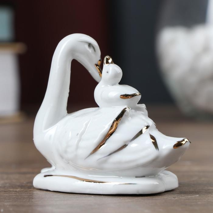 Сувенир Сувенир "Лебёдушка с деткой" 6х7,5 см