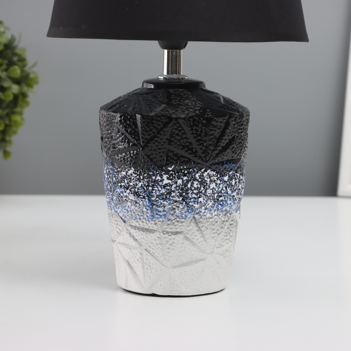 Лампа настольная Лампа настольная "Дунмэй" 1х40Вт Е14 черный/белый 19,5х19,5х35см