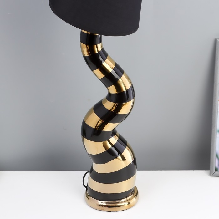 Настольная лампа Настольная лампа "Кэмерон" Е27 40Вт черно-золотой 12,5х12,5х49 см RISALUX