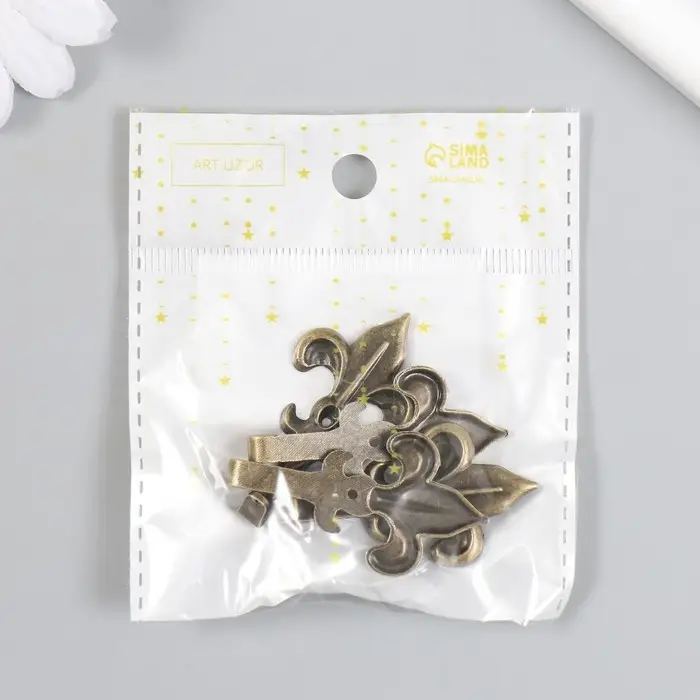 Крючок металл Крючок металл "Геральдическая лилия" бронза 4,6х2,5х1 см