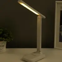 Светильник настольный с подставкой под телефон &laquo;Уно&raquo; 4 Вт LED USB 2700-6500К белый