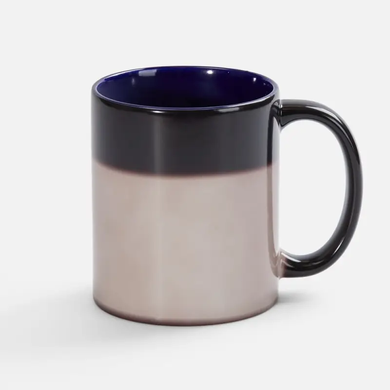 Кружка-хамелеон On Display, глянцевая, черная с синим Кружка-хамелеон On Display, глянцевая, черная с синим