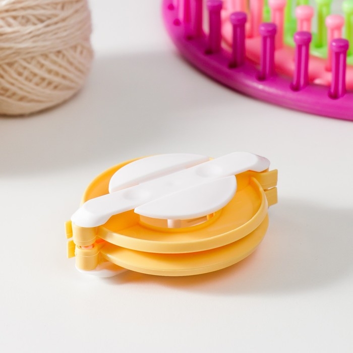 Набор устройств для вязания 4 шт d=13, 18, 23 и 28 см+4 инструмента д/изготовления помпонов Набор устройств для вязания 4 шт d=13, 18, 23 и 28 см+4 инструмента д/изготовления помпонов