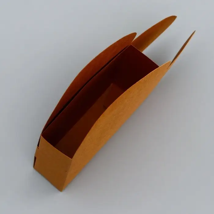 Подарочная коробка - сердце, с вкладышем внутри для конфет, открыток и сувениров, крафт, 10&times;10&times;3 см