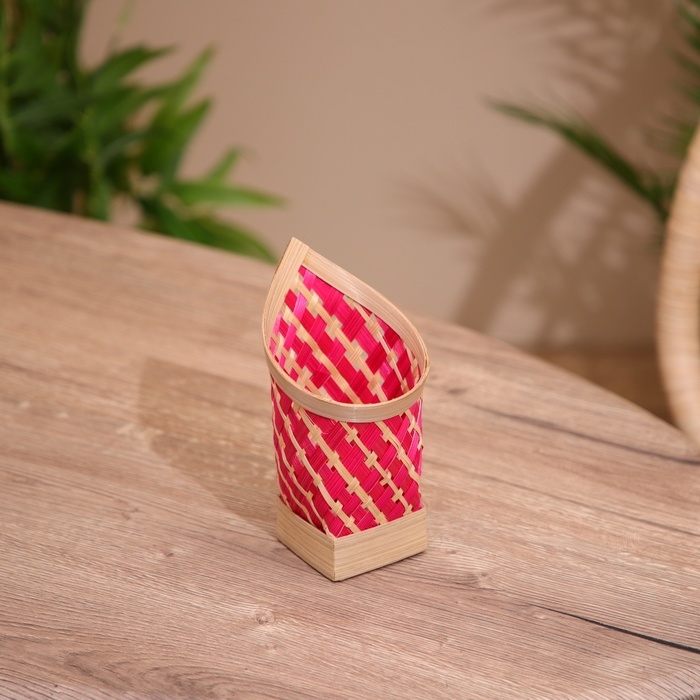 Салфетница плетёная, из бамбука 10х14х17 см Салфетница плетёная, из бамбука 10х14х17 см