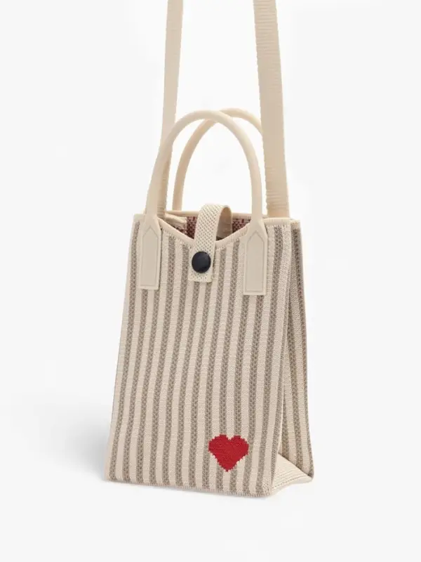 Сумка подр Сердце, 12*4*17, отд на кнопке, дл ремень, бело/серый Сумка подр Сердце, 12*4*17, отд на кнопке, дл ремень, бело/серый