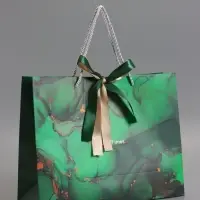 Пакет подарочный "Мрамор", зеленый с бантиком, 32 х 25 х 11 см