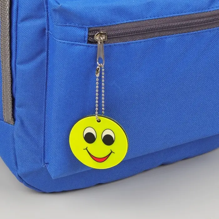 Светоотражающий элемент «Смайлик с большими глазами», двусторонний, d=5.3 см, жёлтый Светоотражающий элемент «Смайлик с большими глазами», двусторонний, d=5.3 см, жёлтый