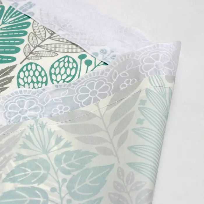 Скатерть на стол &laquo;Кружево&raquo;, нетканая основа, многоразовая, с кружевом, 130&times;140 (&plusmn;5 см), МИКС