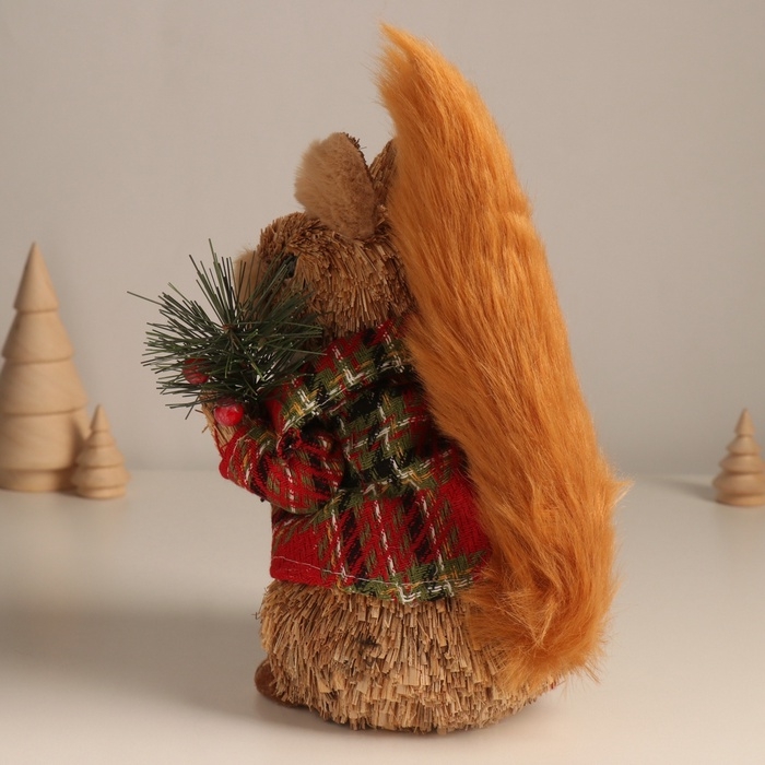 Декор  Декор "Белочка в зимнем пальто" 21,5х13х12 см